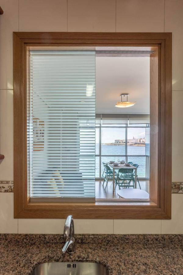 Apartamento En Primera Linea De Playa Riazor A Coruna Exterior photo